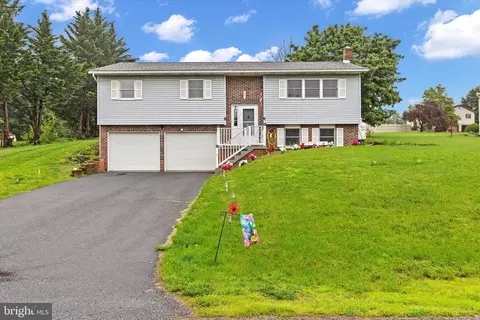 3 Curtis Ave, Newburg, PA 17240