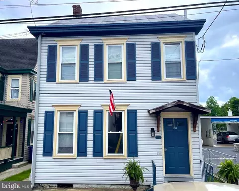 350 W North St, Carlisle, PA 17013