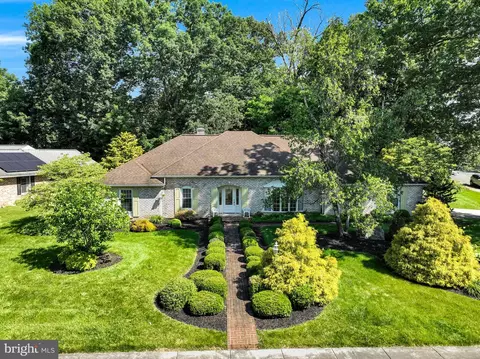 1224 Dickinson Dr, Carlisle, PA 17013