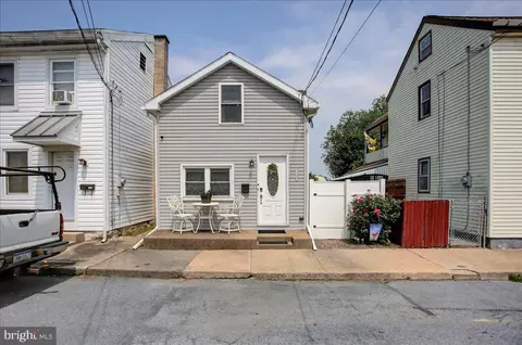 120 N Frederick St, Mechanicsburg, PA 17055