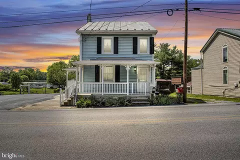 23 Mountain St, Mount Holly Springs, PA 17065