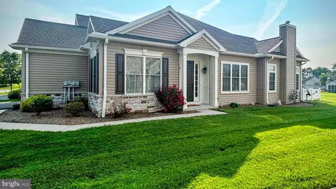 505 Lilly Ln, Mechanicsburg, PA 17050