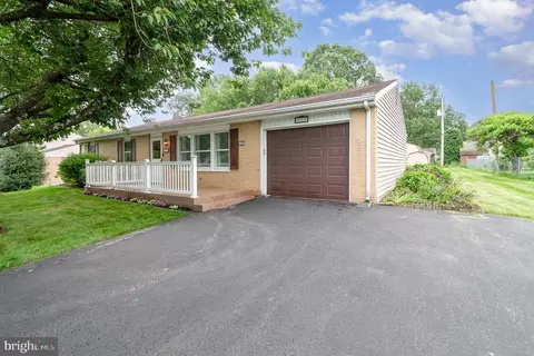 119 Holly Dr, Mechanicsburg, PA 17055