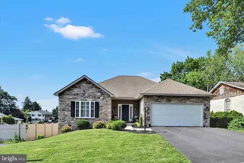 2028 Arlington St, Camp Hill, PA 17011