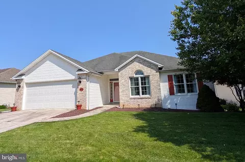 2488 Cope Dr, Mechanicsburg, PA 17055