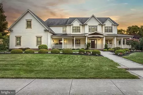 323 Southview Dr, Mechanicsburg, PA 17055