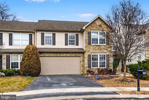 76 Broadwell Ln, Mechanicsburg, PA 17055