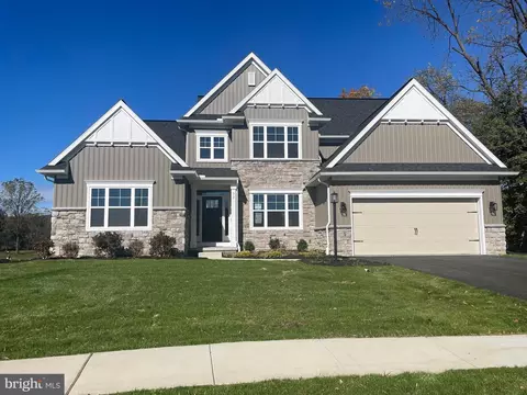 32 E Mulberry Hill Rd, Carlisle, PA 17013