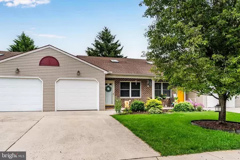 419 Dogwood Ct, Carlisle, PA 17013