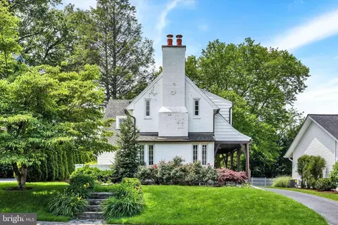 340 N 24th St, Camp Hill, PA 17011
