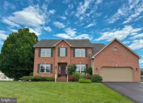 4 Spring View Ct, Mechanicsburg, PA 17050