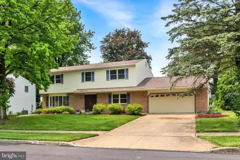 132 Allendale Way, Camp Hill, PA 17011