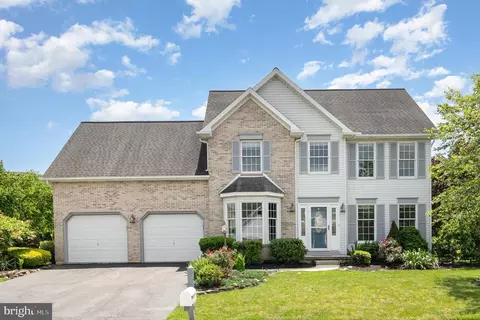 2219 Canterbury Dr, Mechanicsburg, PA 17055