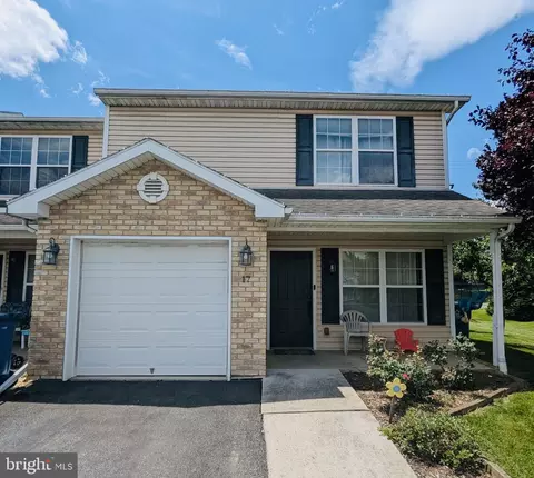 17 Parker Spring Ave, Carlisle, PA 17013