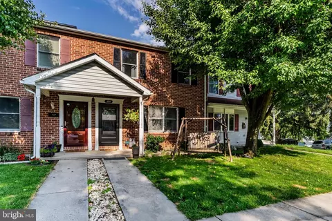 404 N Walnut St, Mount Holly Springs, PA 17065