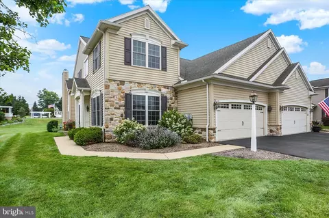 107 Bluebell Dr, Mechanicsburg, PA 17050