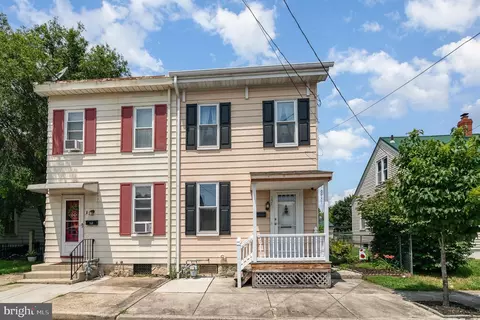 151 D St, Carlisle, PA 17013