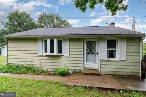 10 Yorwick Rd, Carlisle, PA 17015