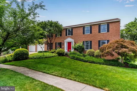 1139 Dry Powder Cir, Mechanicsburg, PA 17050