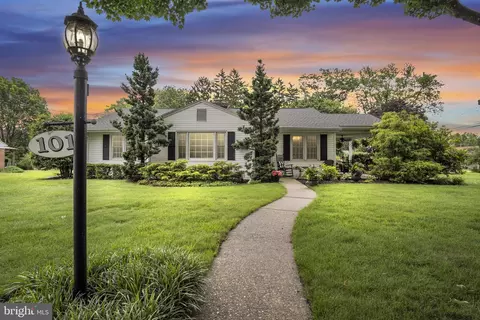 101 N Saint Johns Dr, Camp Hill, PA 17011