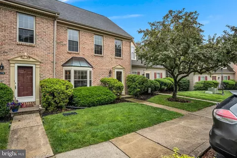 1773 Kings Arms Ct, New Cumberland, PA 17070