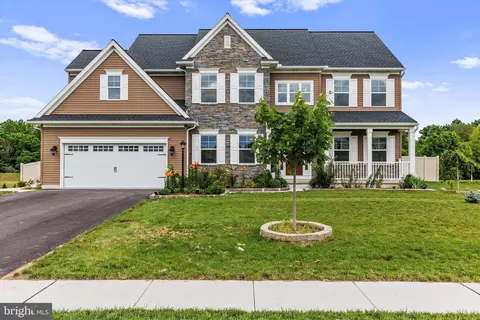 106 Berkshire Dr, Carlisle, PA 17015