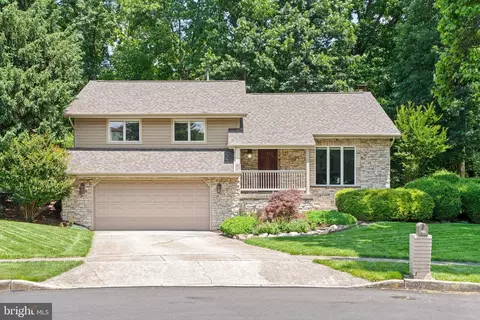 136 Briarwood Ct, Camp Hill, PA 17011