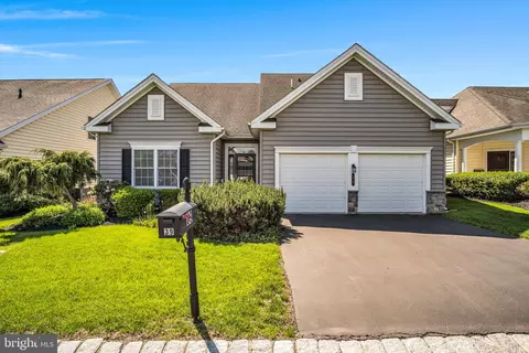 39 Presidents Dr, Mechanicsburg, PA 17050