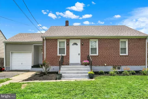 522 E Simpson St, Mechanicsburg, PA 17055
