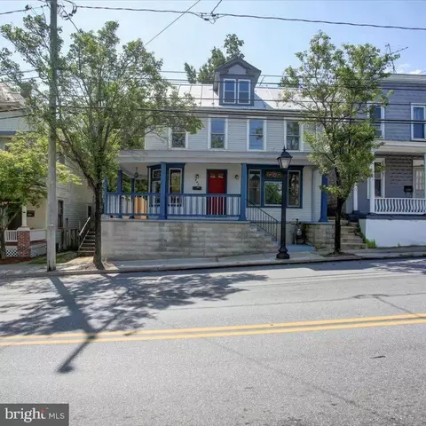 448 E King St, Shippensburg, PA 17257
