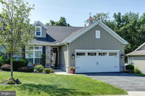 6210 Thornhill Ln, Mechanicsburg, PA 17050