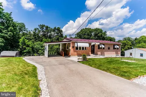 3 Maple Ave, Carlisle, PA 17013