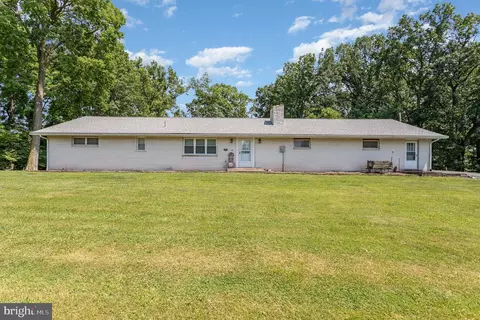 203 Ridge Rd, Carlisle, PA 17015