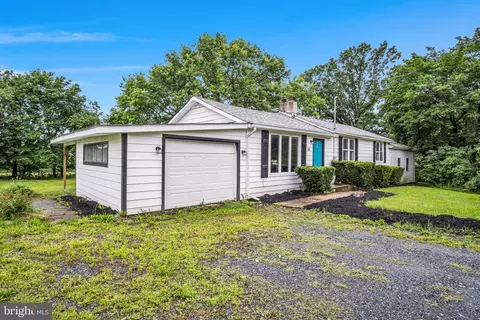 60 Gordon Dr, Carlisle, PA 17013