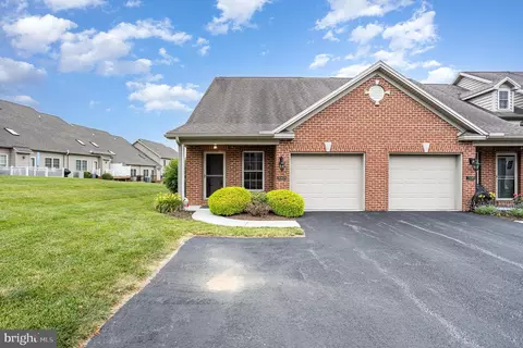 5060 Cambridge Blvd, Mechanicsburg, PA 17050