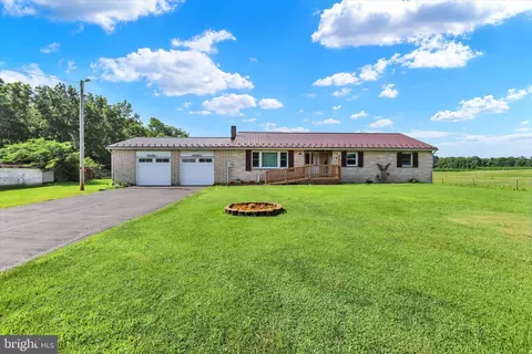319 Airport Rd, Shippensburg, PA 17257