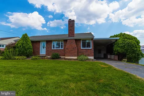 2935 Morningside Dr, Camp Hill, PA 17011