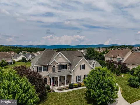 44 Old Coach Ln, Carlisle, PA 17013