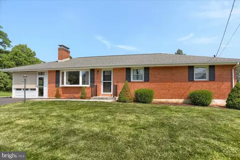 14 Poplar Dr, Mechanicsburg, PA 17050