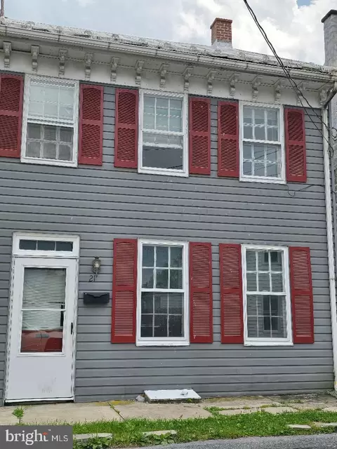 21 W Green St, Mechanicsburg, PA 17055