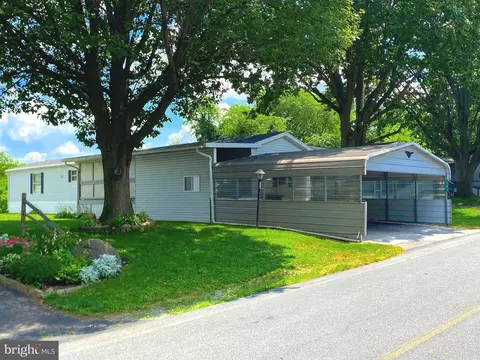 101 Shippensburg Mobile Est, Shippensburg, PA 17257