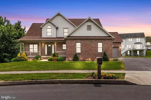 5255 Aldersgate Cir, Mechanicsburg, PA 17050