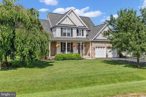 11 Chelsea Ln, Carlisle, PA 17015
