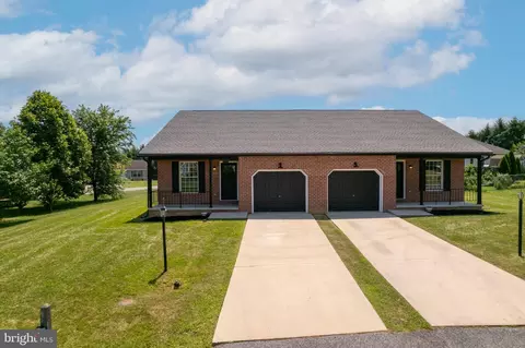33 Larch Dr, Shippensburg, PA 17257