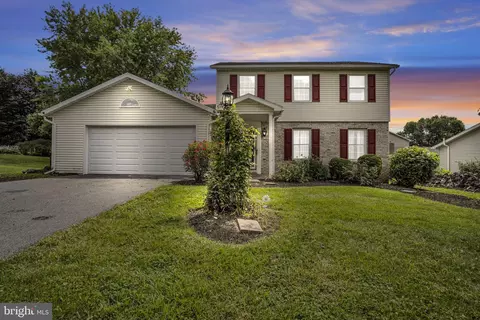 18 Douglas Ct, Carlisle, PA 17013