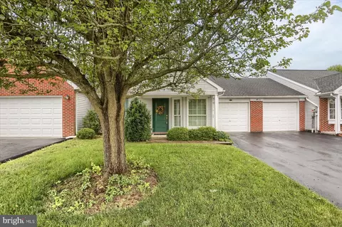 49 Greenspring Dr, Mechanicsburg, PA 17050