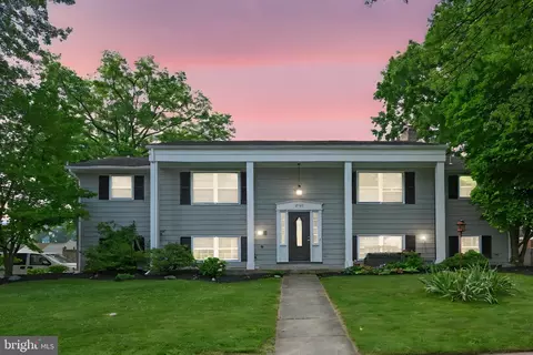 2101 Mayfred Ln, Camp Hill, PA 17011
