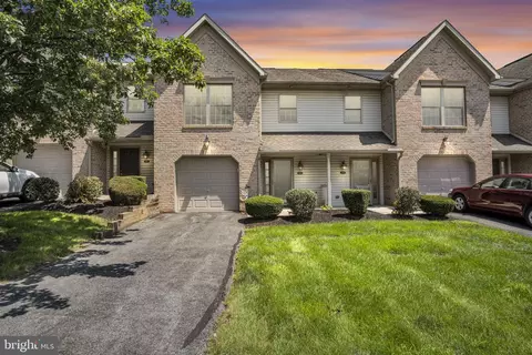 142 Melbourne Ln, Mechanicsburg, PA 17055