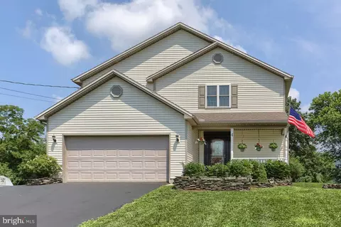 4 Smiley Dr, Mechanicsburg, PA 17050