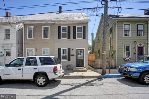 164 E Penn St, Carlisle, PA 17013
